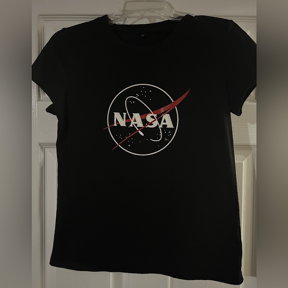 Black tee